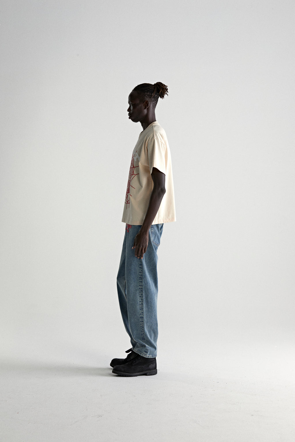 CREAM LEGACY LOGO HW TEE ON MODEL