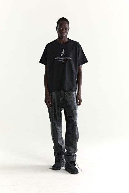 BLACK ARAIGNÉE TEE ON MODEL