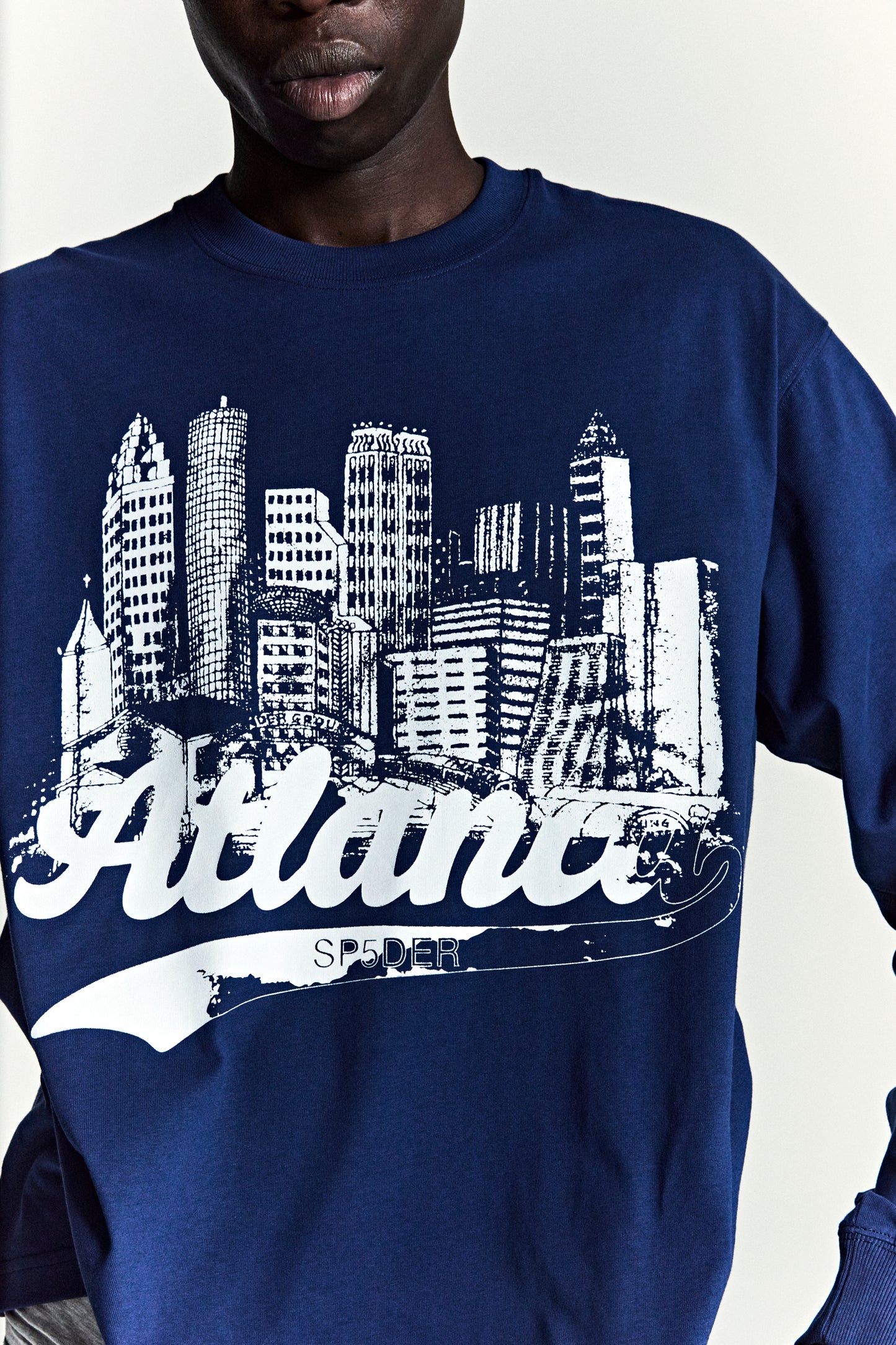 NAVY COPPER COVE LONGSLEEVE ON MODEL