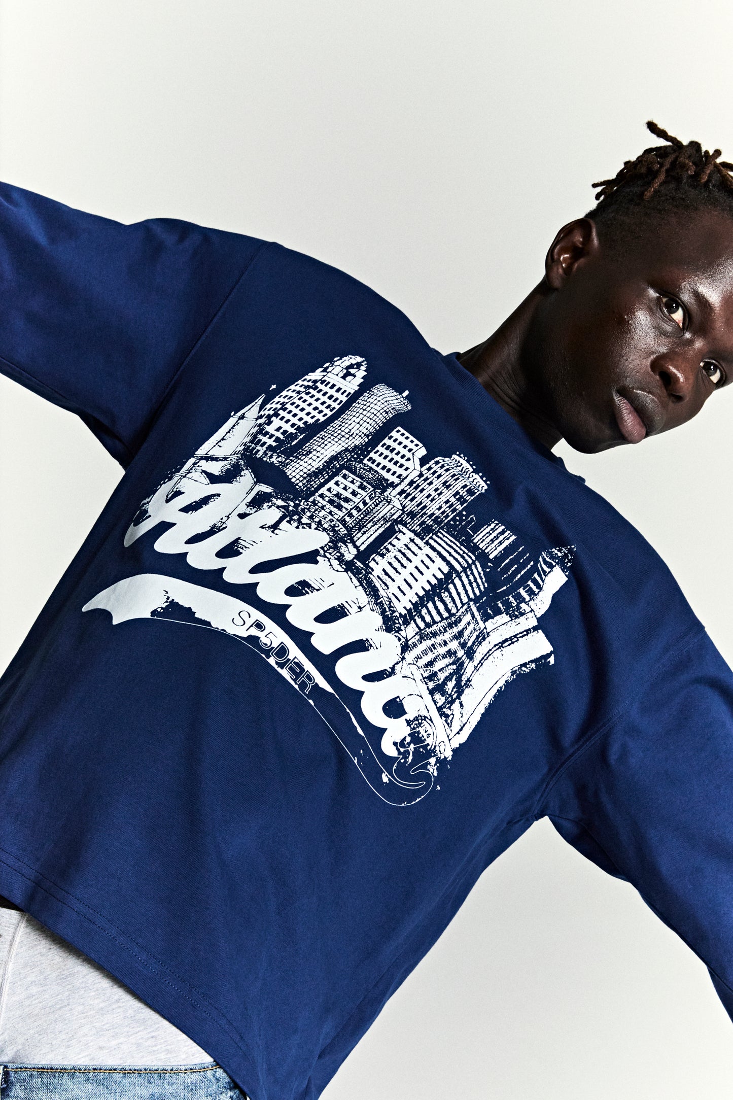 NAVY COPPER COVE LONGSLEEVE ON MODEL