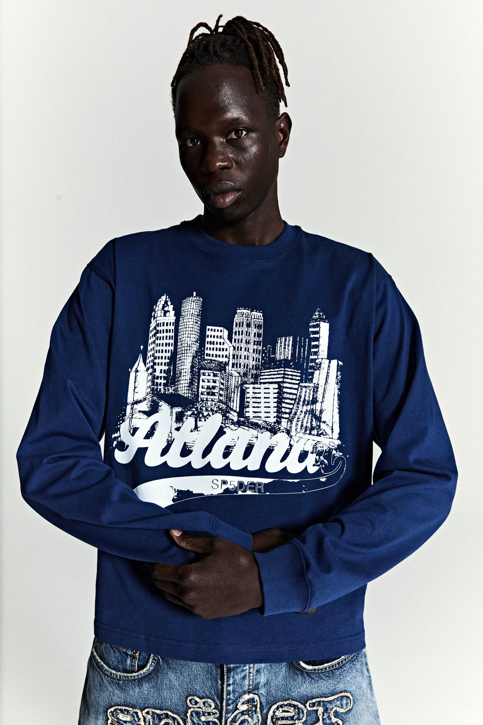 NAVY COPPER COVE LONGSLEEVE ON MODEL