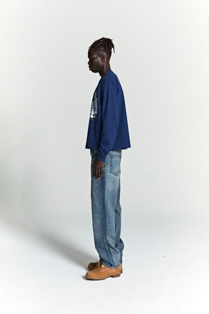 NAVY COPPER COVE LONGSLEEVE ON MODEL