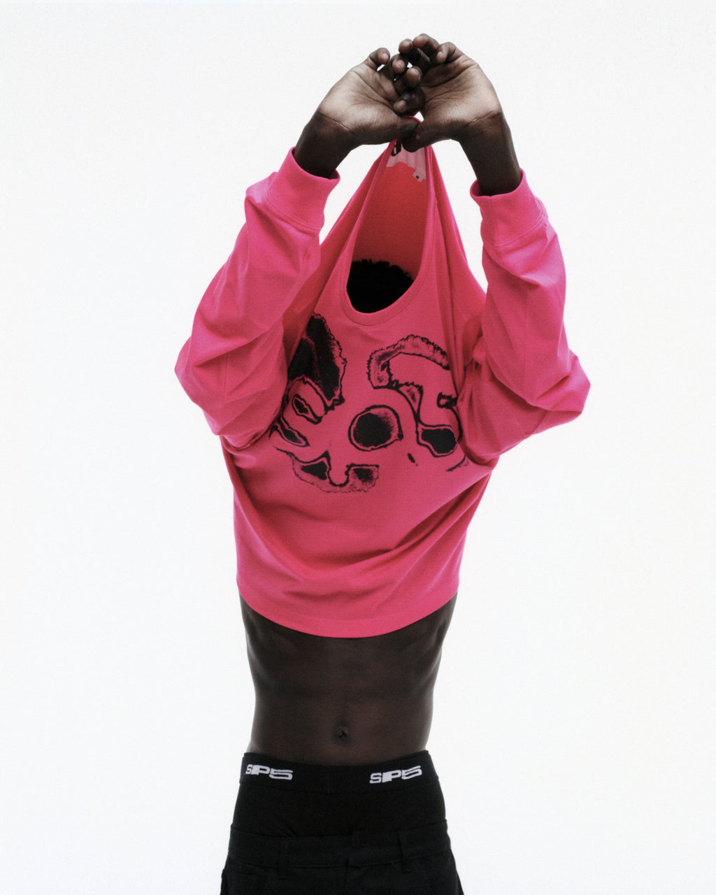 PINK FINGERPRINT LONGSLEEVE ON MODEL