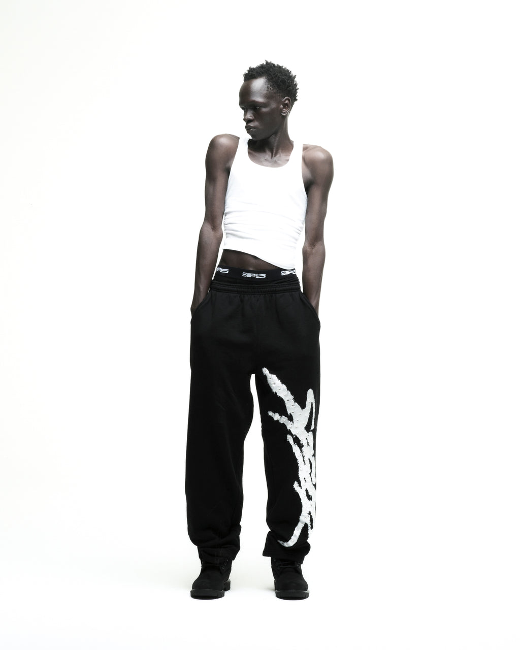 Black SCREAMING EAGLE SWEATPANT, 100% cotton fleece, with rhinestone SP5DER logo and sprayed side stripe.