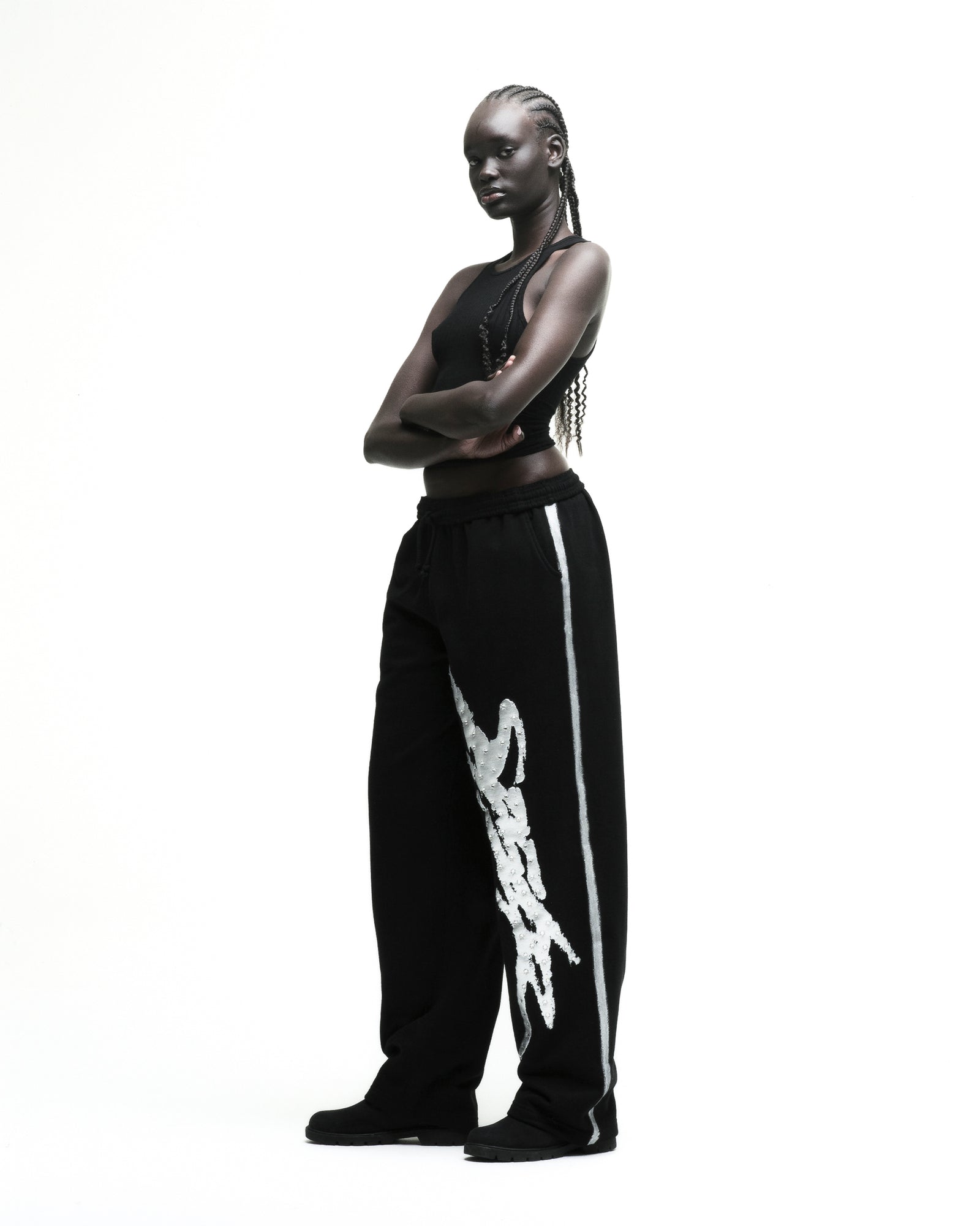 Black SCREAMING EAGLE SWEATPANT, 100% cotton fleece, with rhinestone SP5DER logo and sprayed side stripe.