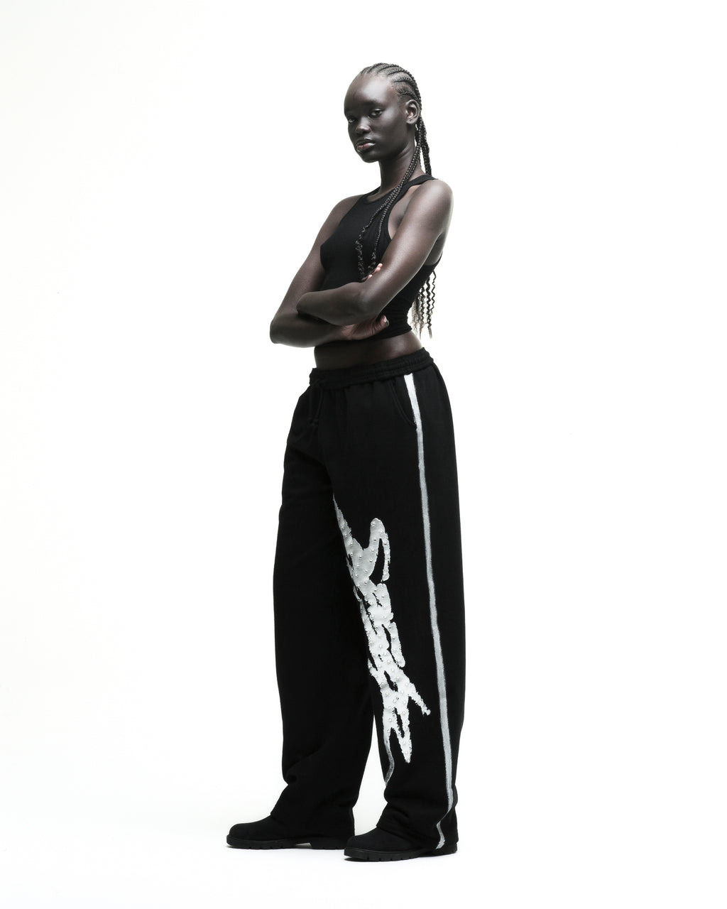 Black SCREAMING EAGLE SWEATPANT, 100% cotton fleece, with rhinestone SP5DER logo and sprayed side stripe.