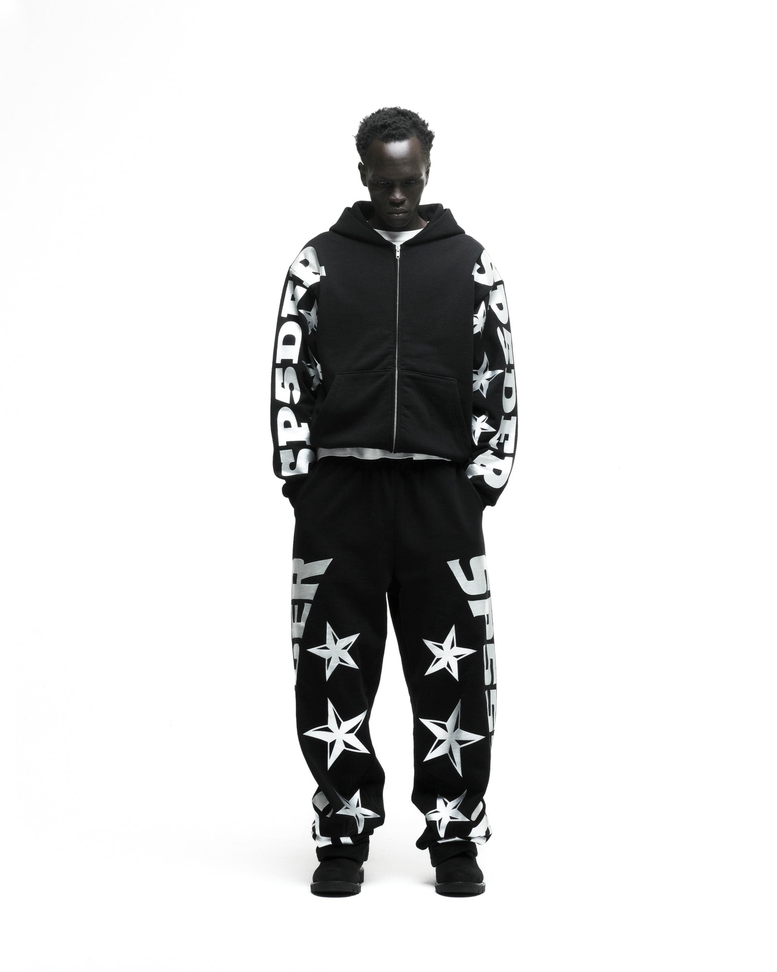 MX555 ZIP HOODIE ON MODEL