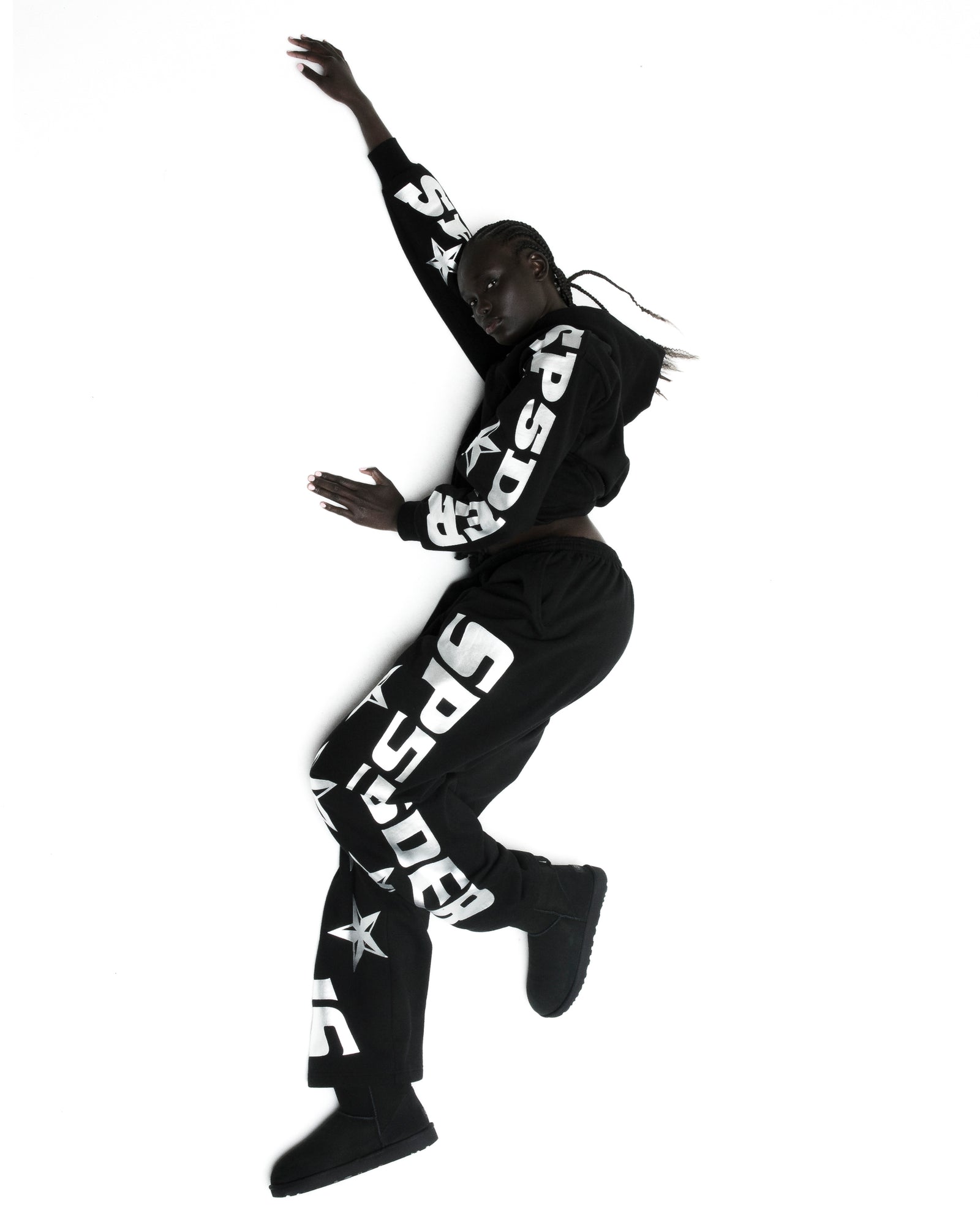 MX555 SWEATPANT ON MODEL
