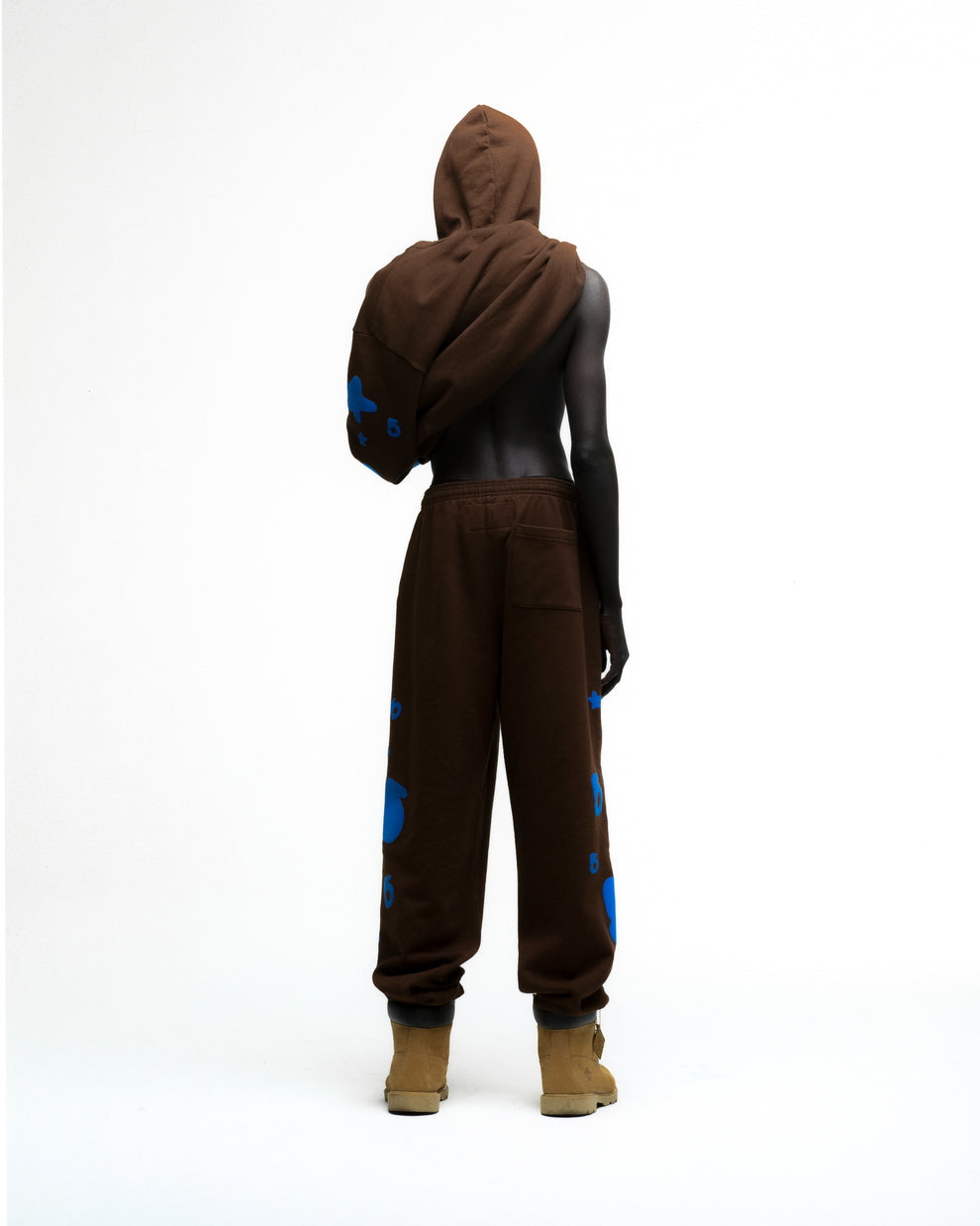 BROWN BELUGA V2 SWEATPANT ON MODEL