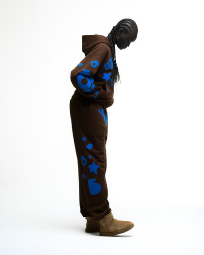 BROWN BELUGA V2 SWEATPANT ON MODEL