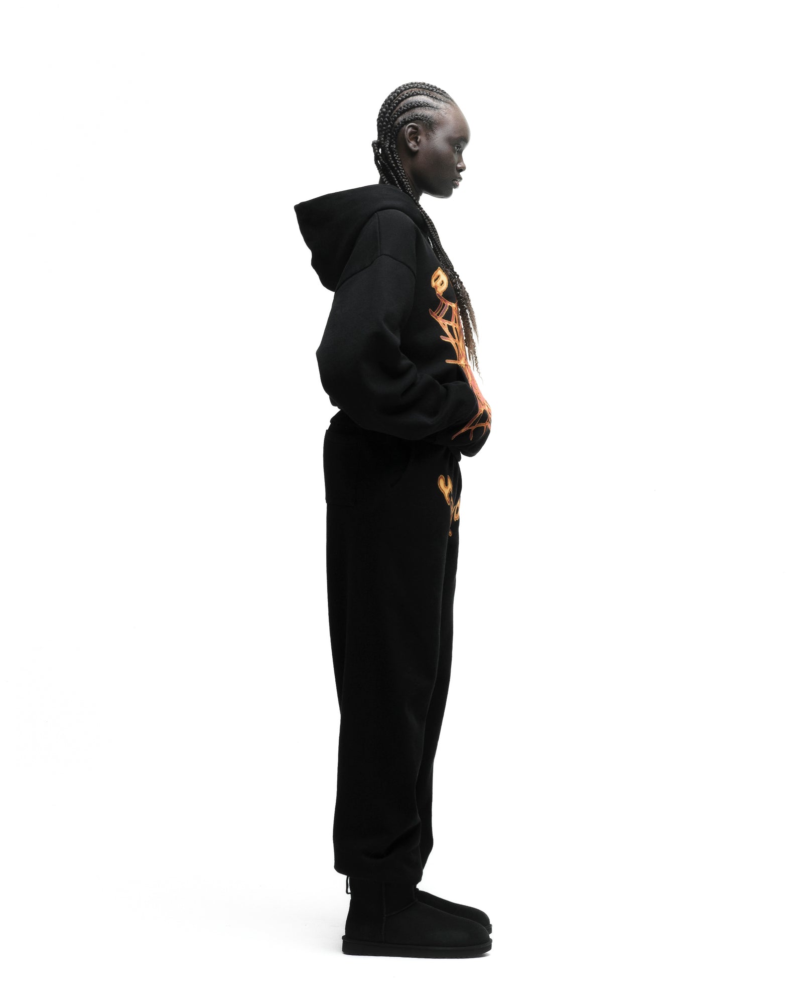 OG LOGO V2 SWEATPANT ON MODEL