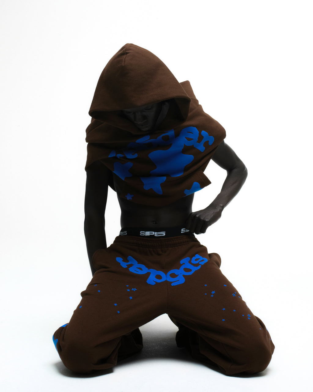 BROWN BELUGA V2 SWEATPANT ON MODEL