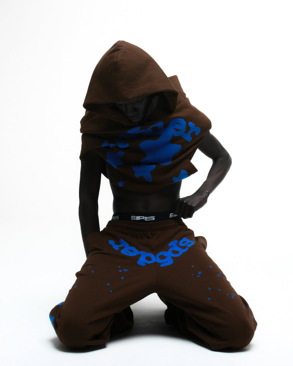 BROWN BELUGA V2 SWEATPANT ON MODEL