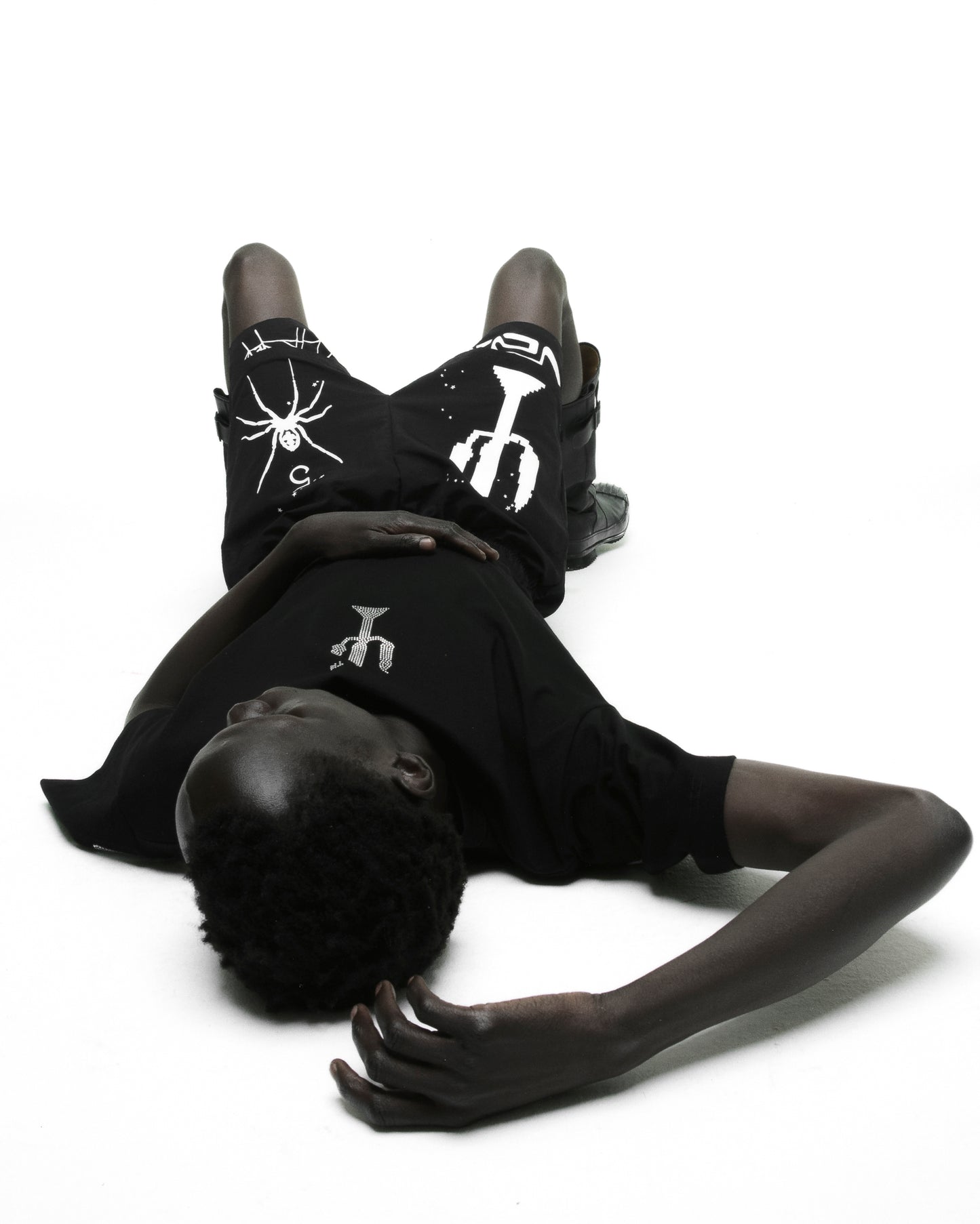 BLACK VAA TM TEE ON MODEL