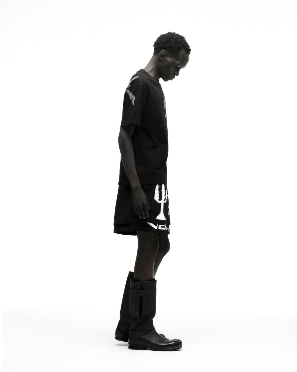 BLACK VAA TM TEE ON MODEL