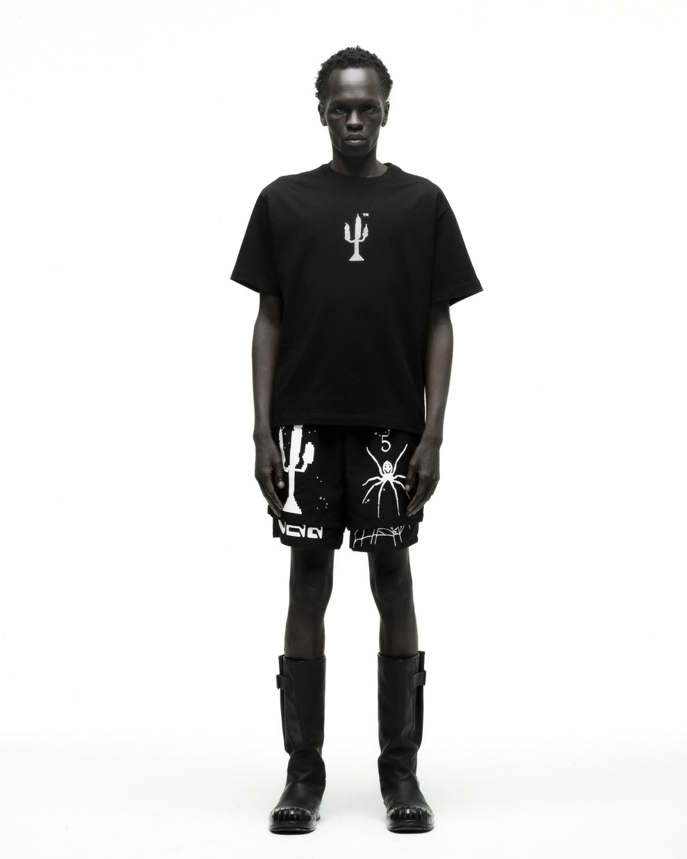 BLACK VAA TM TEE ON MODEL