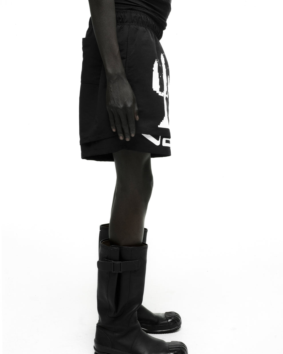 BLACK VAA DOUBLE LAYER SHORT ON MODEL
