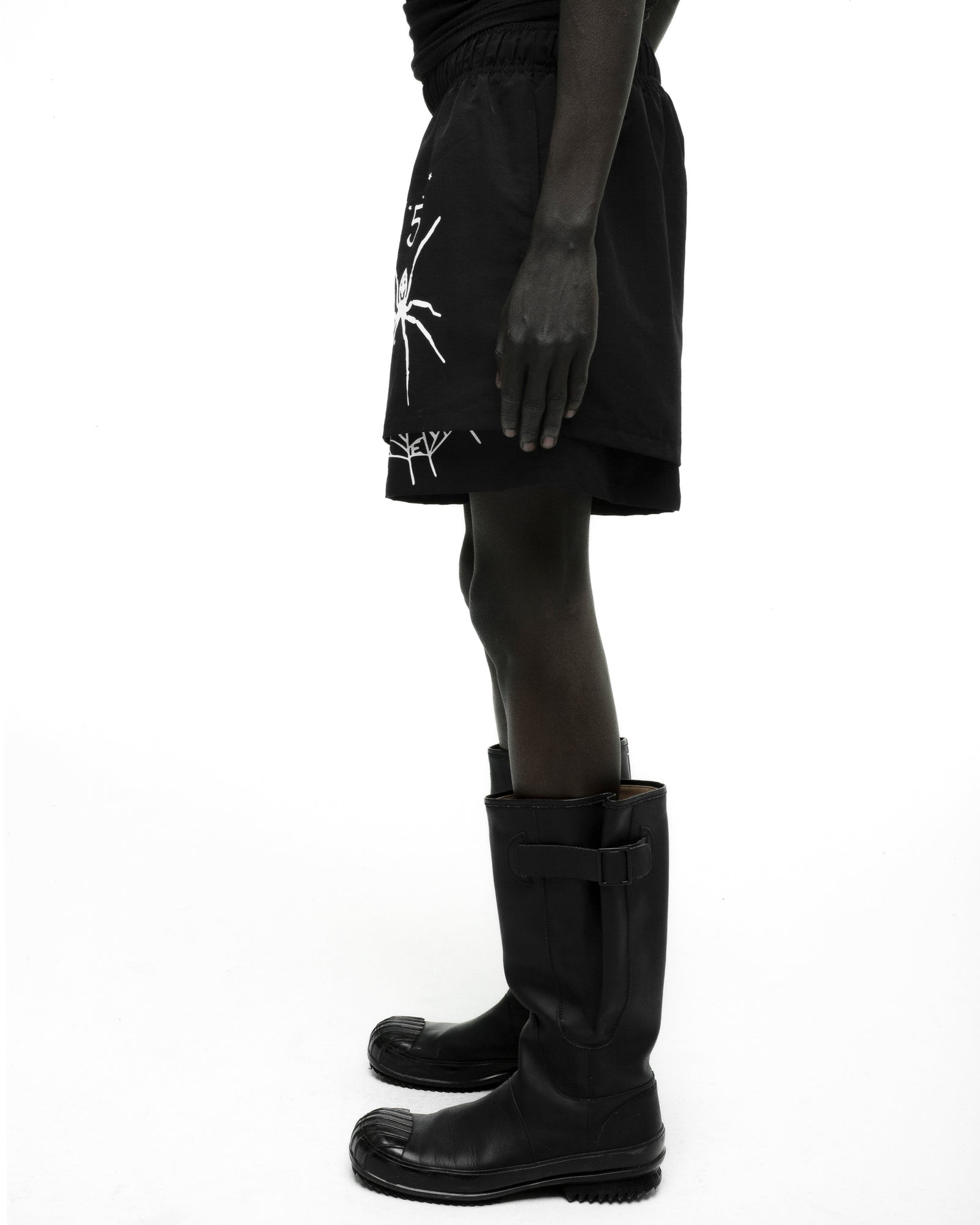 BLACK VAA DOUBLE LAYER SHORT ON MODEL
