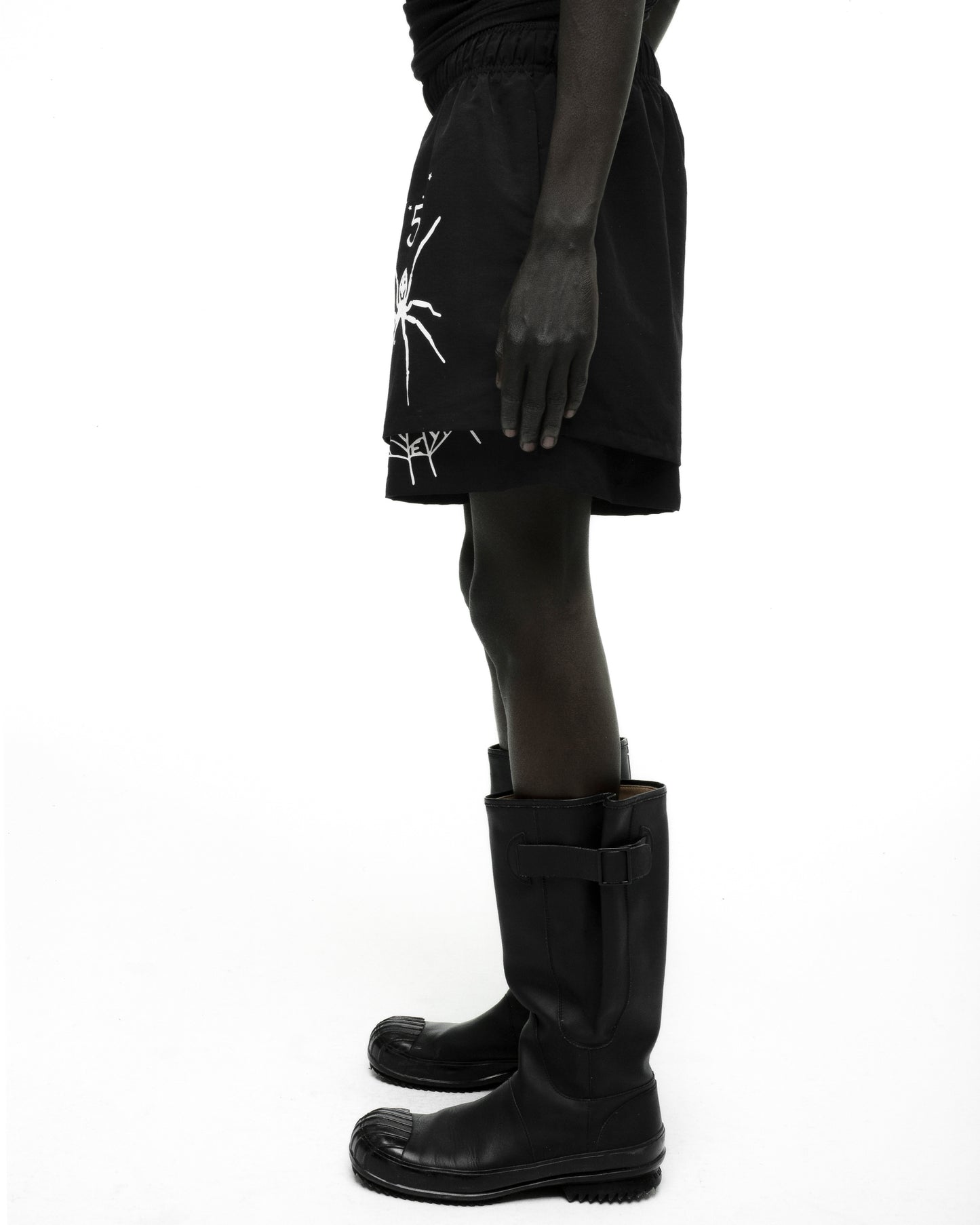BLACK VAA DOUBLE LAYER SHORT ON MODEL