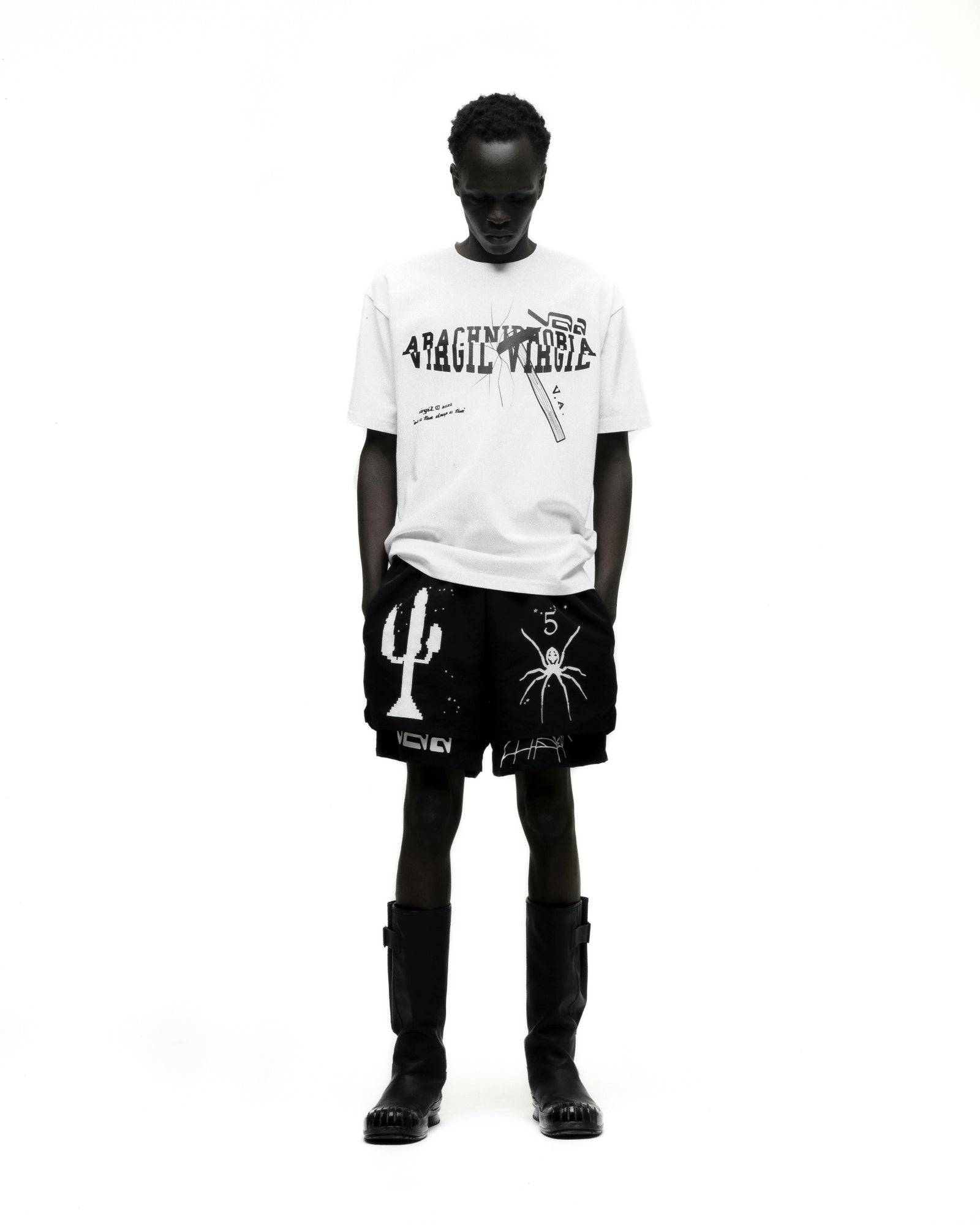 WHITE PYREX TEE ON MODEL