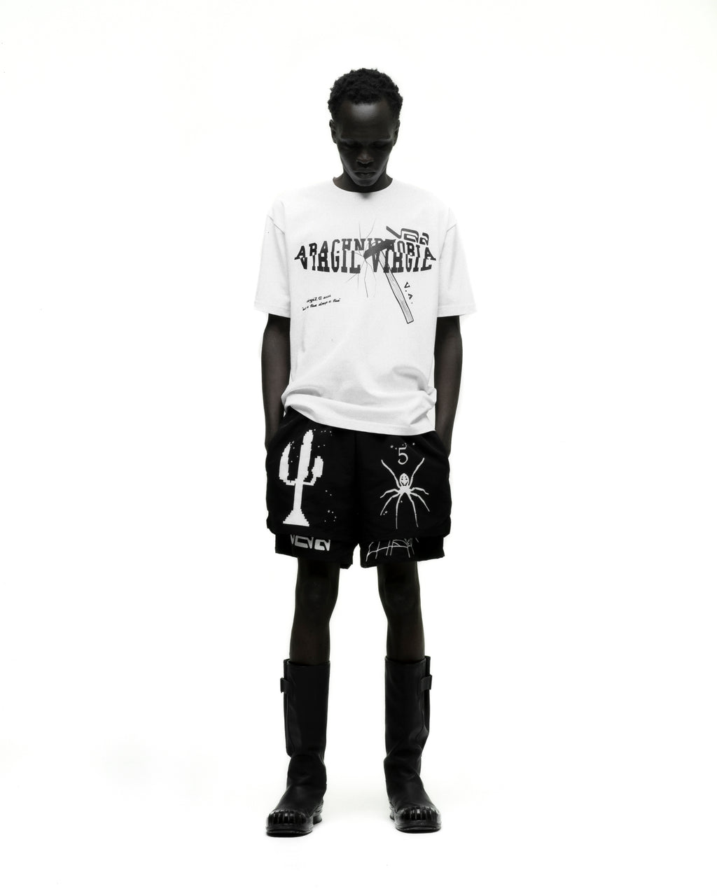 WHITE PYREX TEE ON MODEL