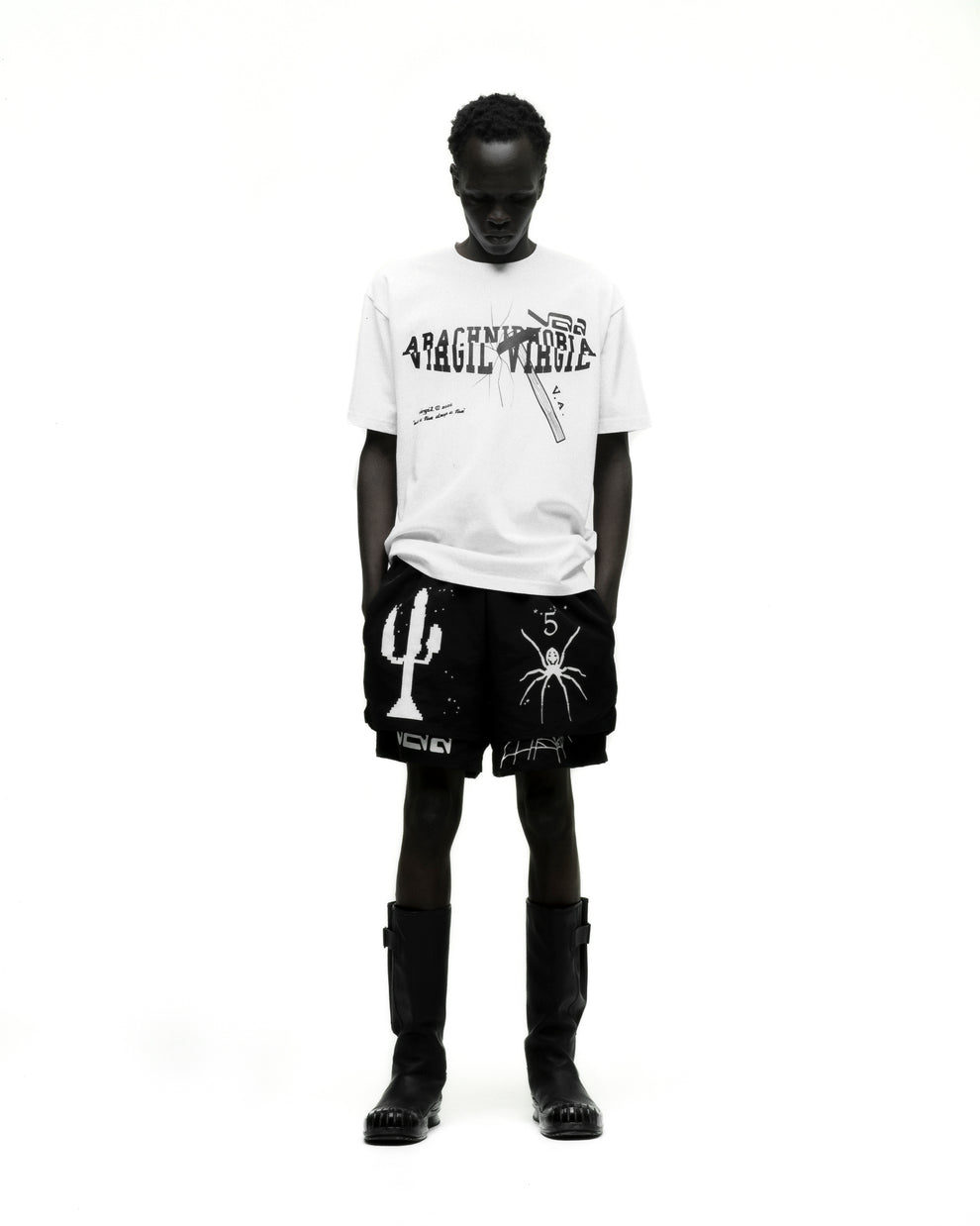 WHITE PYREX TEE ON MODEL