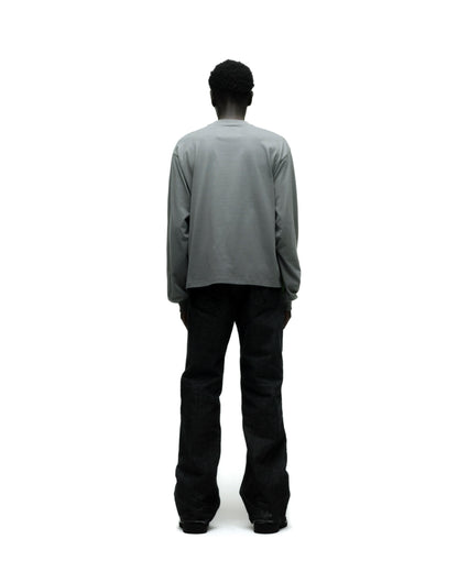 SP5 WINNERS LONGSLEEVE ON MODEL