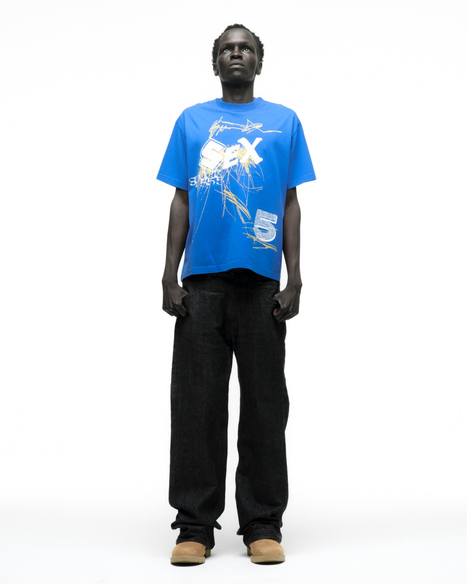 SCRIBBLE TEE ON MODEL
