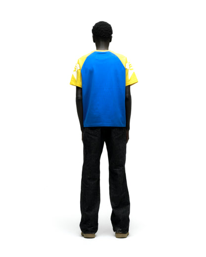 5UKI TEE ON MODEL