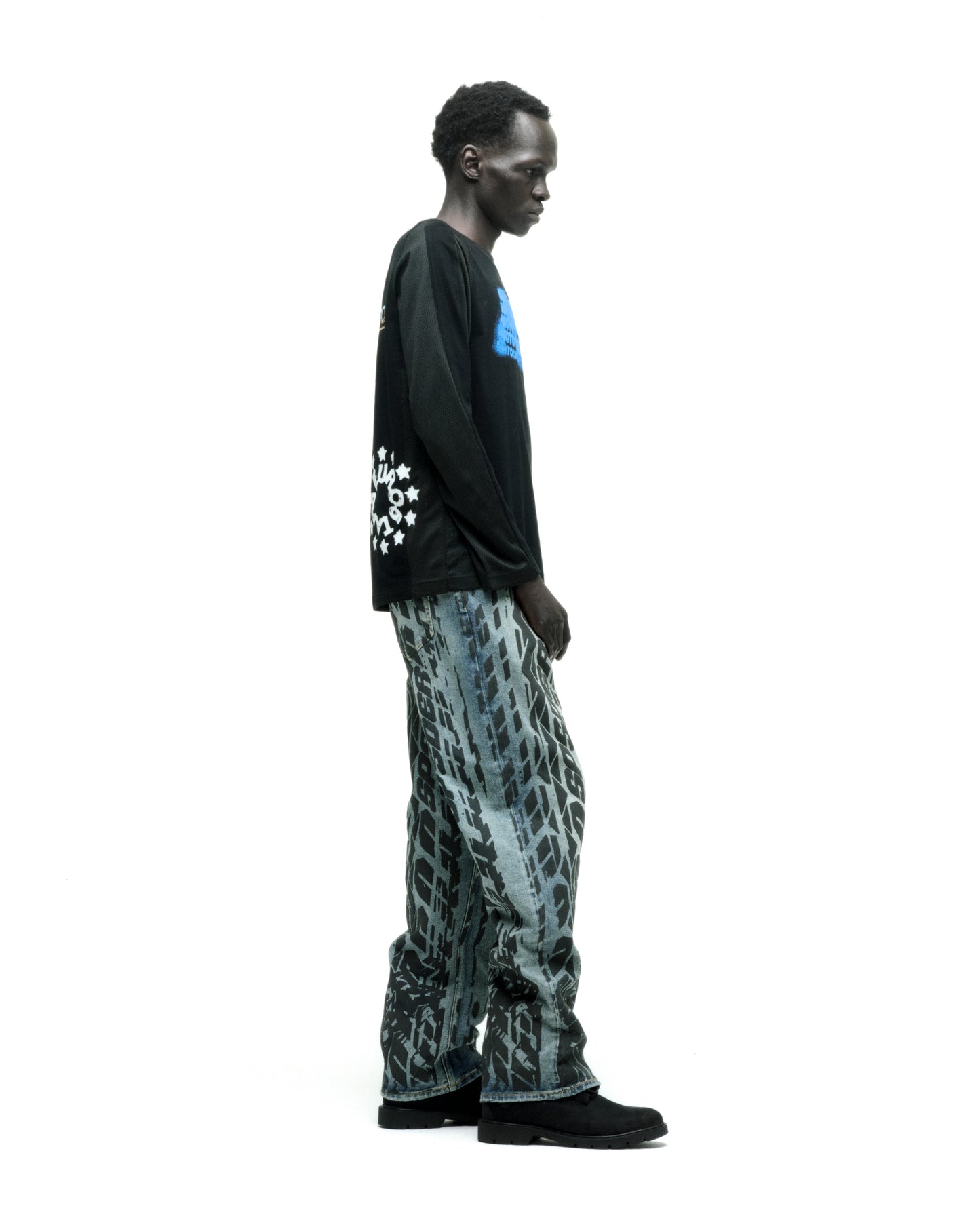 555PEED MESH LONGSLEEVE ON MODEL