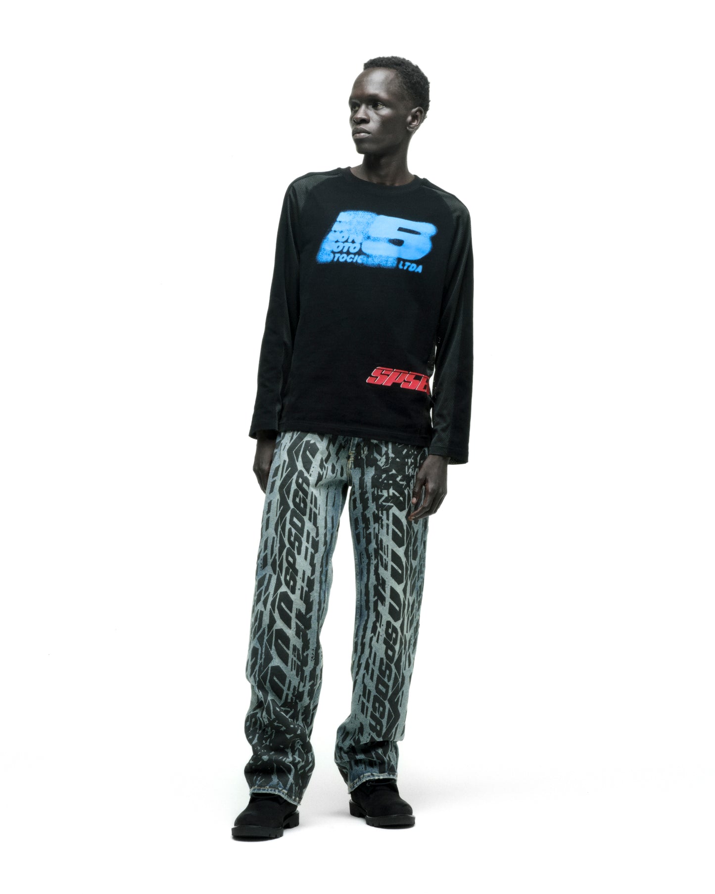 555PEED MESH LONGSLEEVE ON MODEL