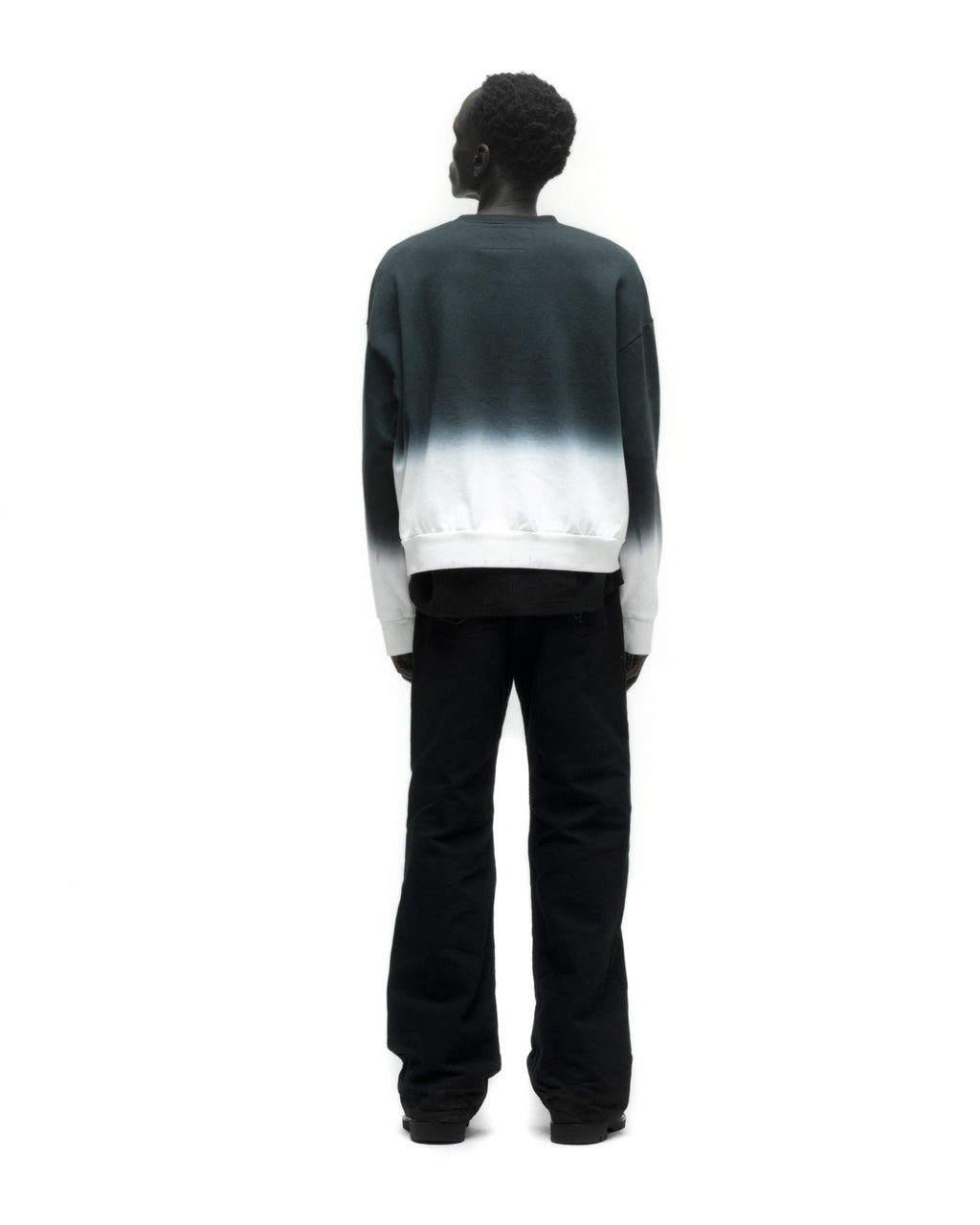 GRADIENT CREWNECK ON MODEL