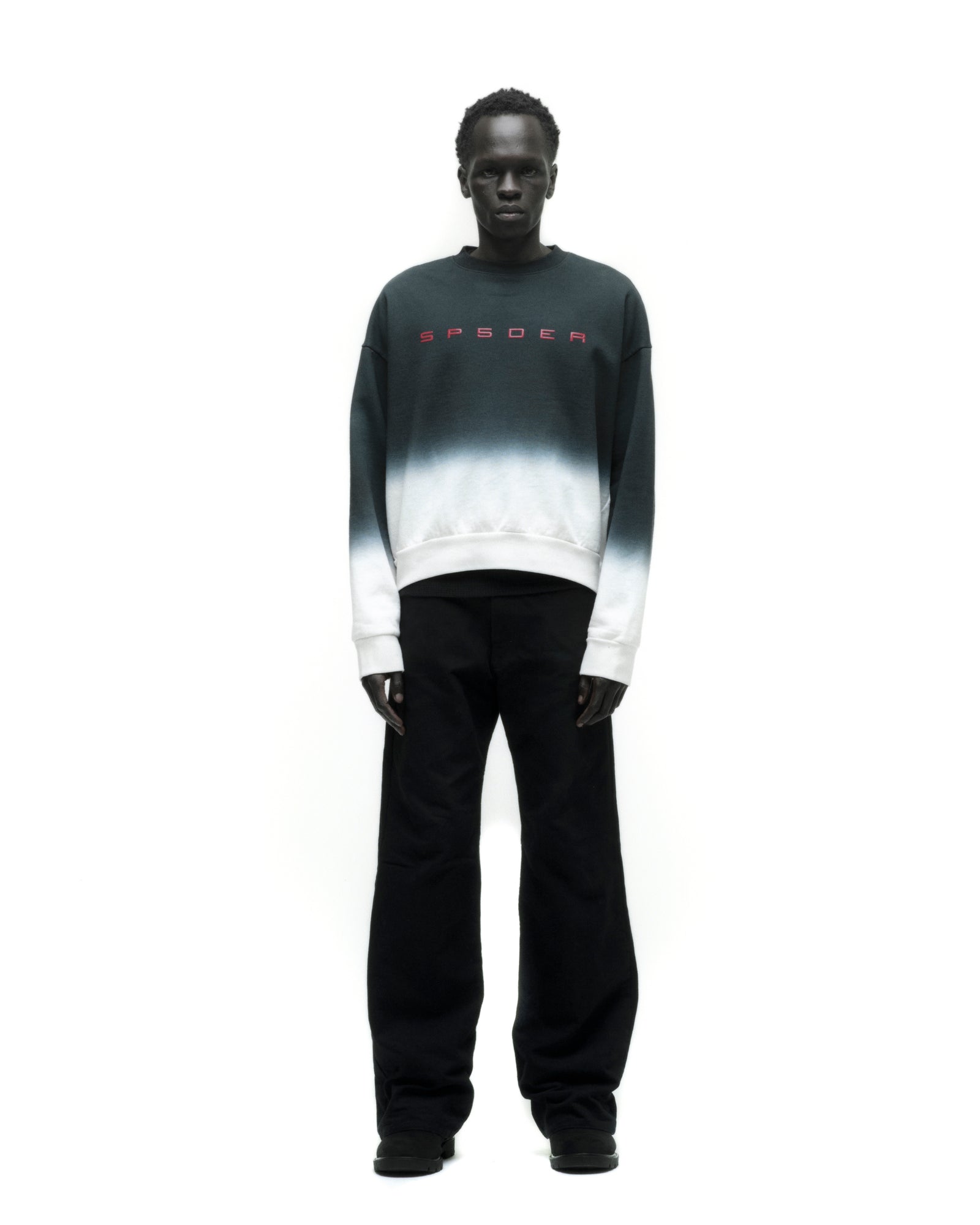 GRADIENT CREWNECK ON MODEL