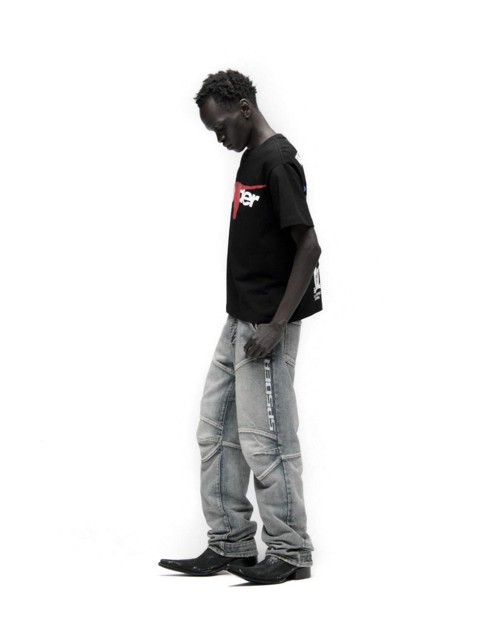 TX 5 FLAG TEE ON MODEL