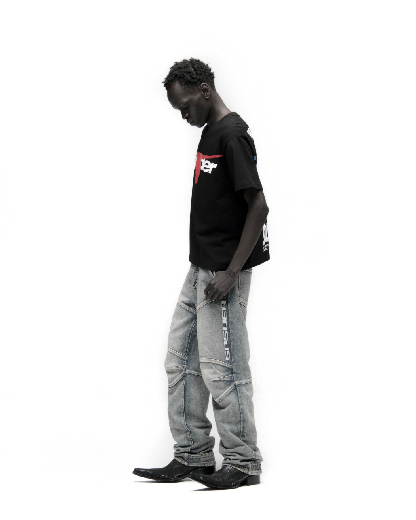 TX 5 FLAG TEE ON MODEL