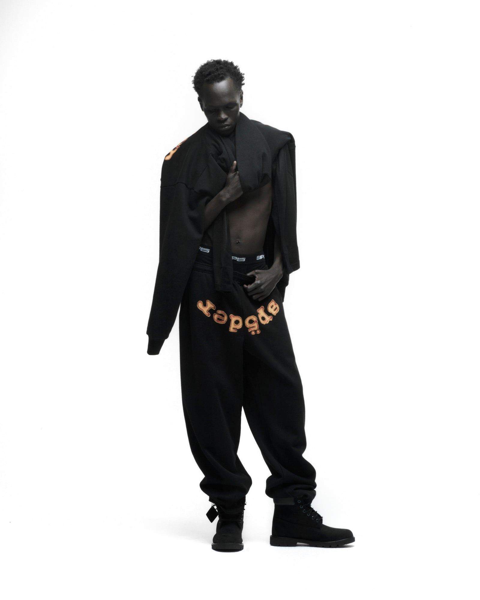 OG LOGO V2 SWEATPANT ON MODEL
