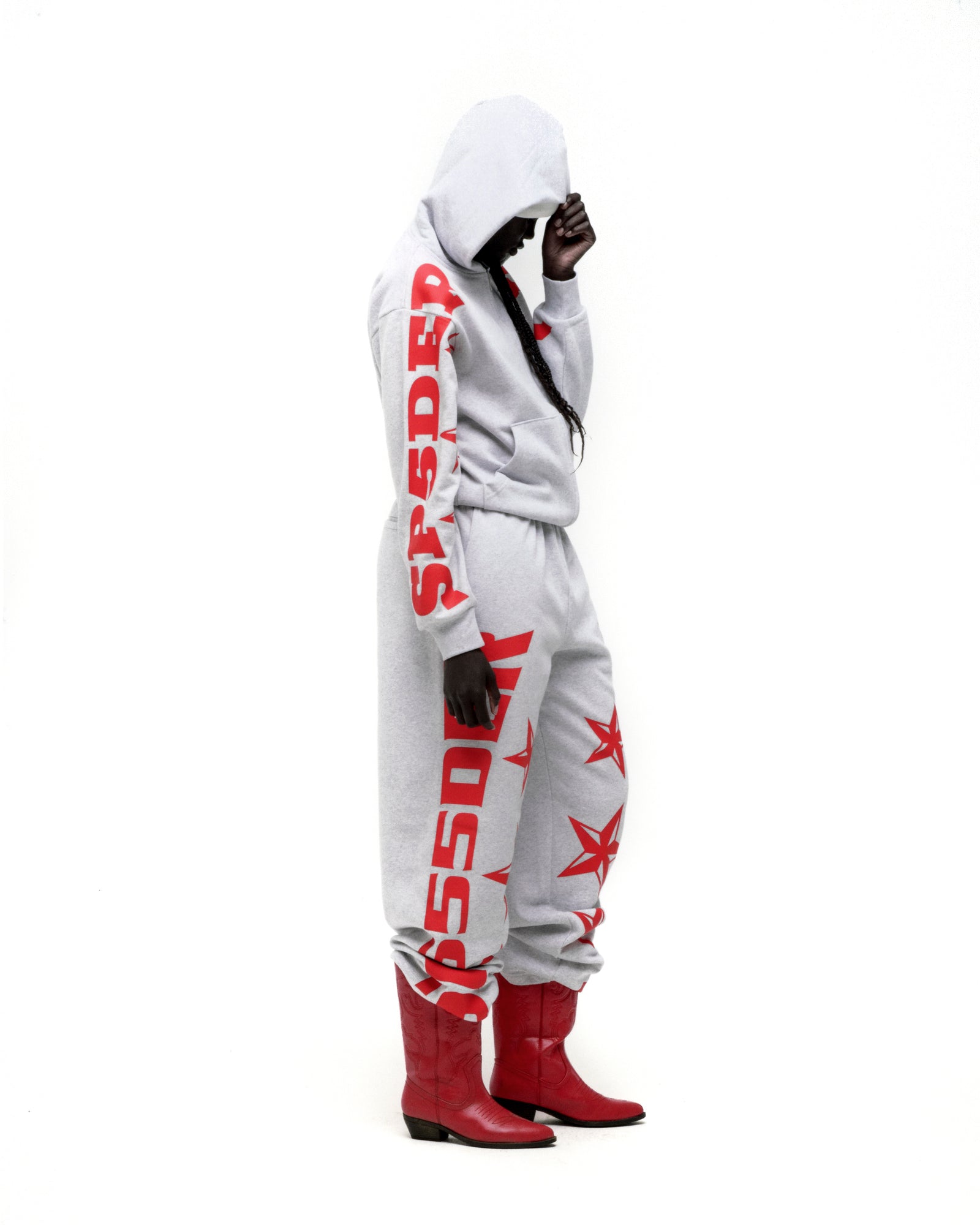 Light grey cotton fleece MX555 ZIP HOODIE and sweatpants with red foil SP5DER and star print.