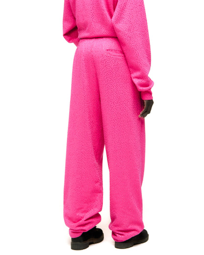 PINK VVS SWEATPANT ON MODEL