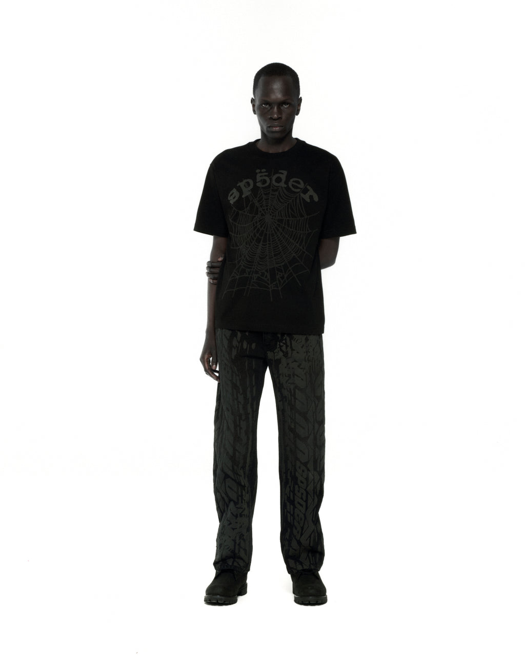 PHANTOM OG WEB TEE ON MODEL