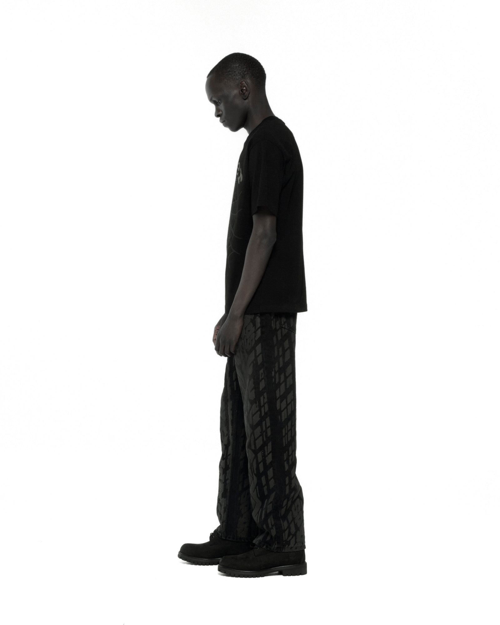 PHANTOM OG WEB TEE ON MODEL