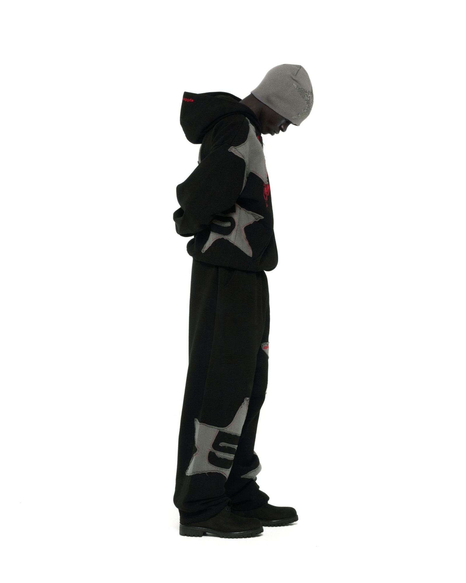 BLACK BIG STAR FULL ZIP HOODIE ON MODEL