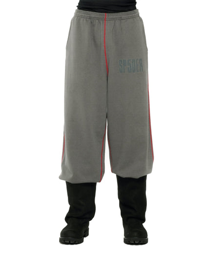 SLATE GREY ARCHIVE CONTRAST SWEATPANT ON MODEL