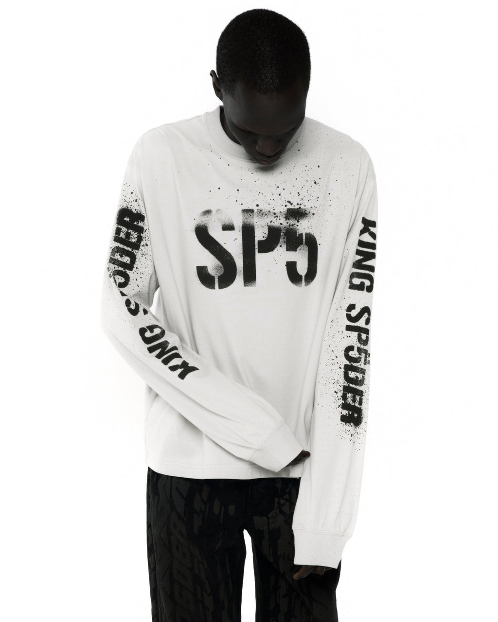 SPORT GREY WWWEB LONGSLEEVE ON MODEL