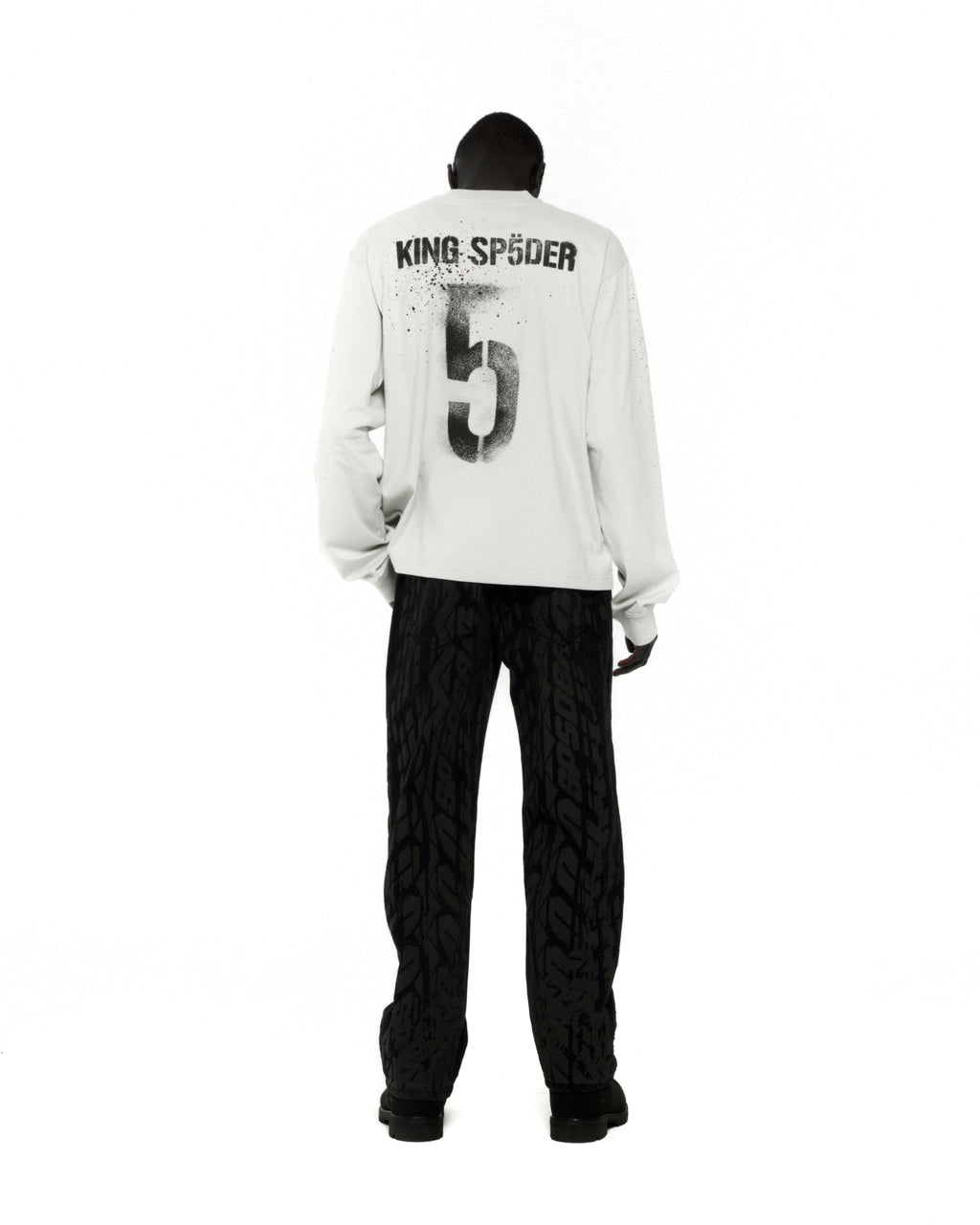 SPORT GREY WWWEB LONGSLEEVE ON MODEL