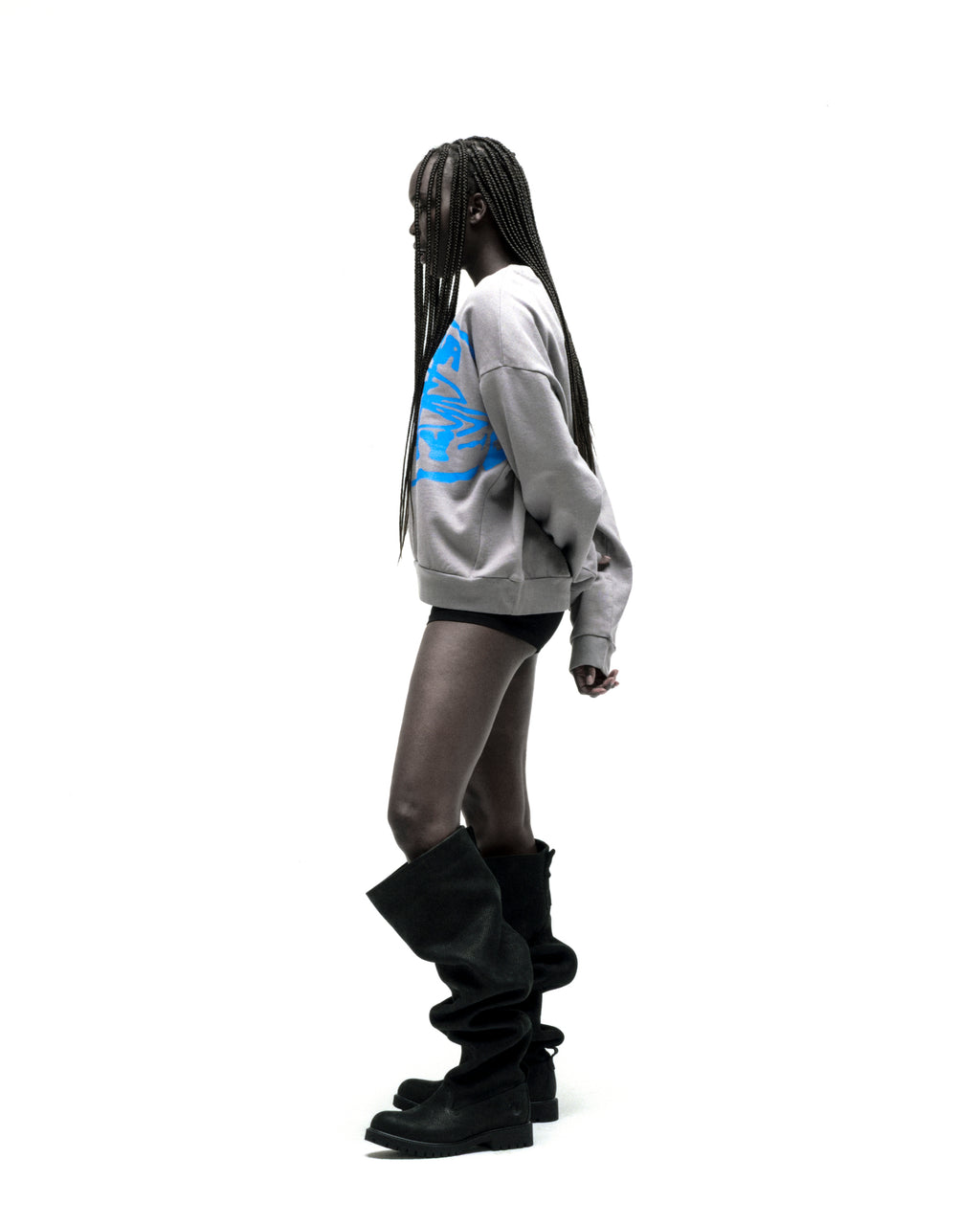 Grey SP5DER CUNTRY CREWNECK, 13oz cotton fleece with blue graphic print, ribbed cuffs.