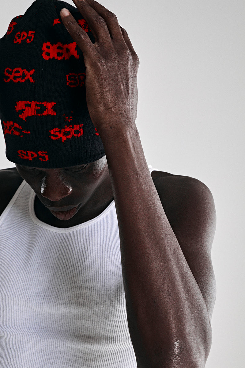 BLACK SEX SKULLY ON MODEL