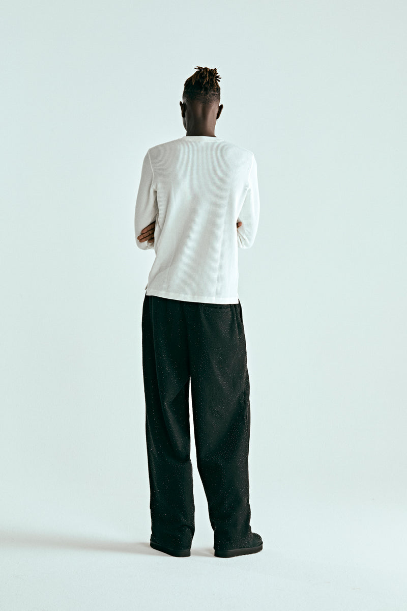 BLACK VVS SWEATPANT ON MODEL