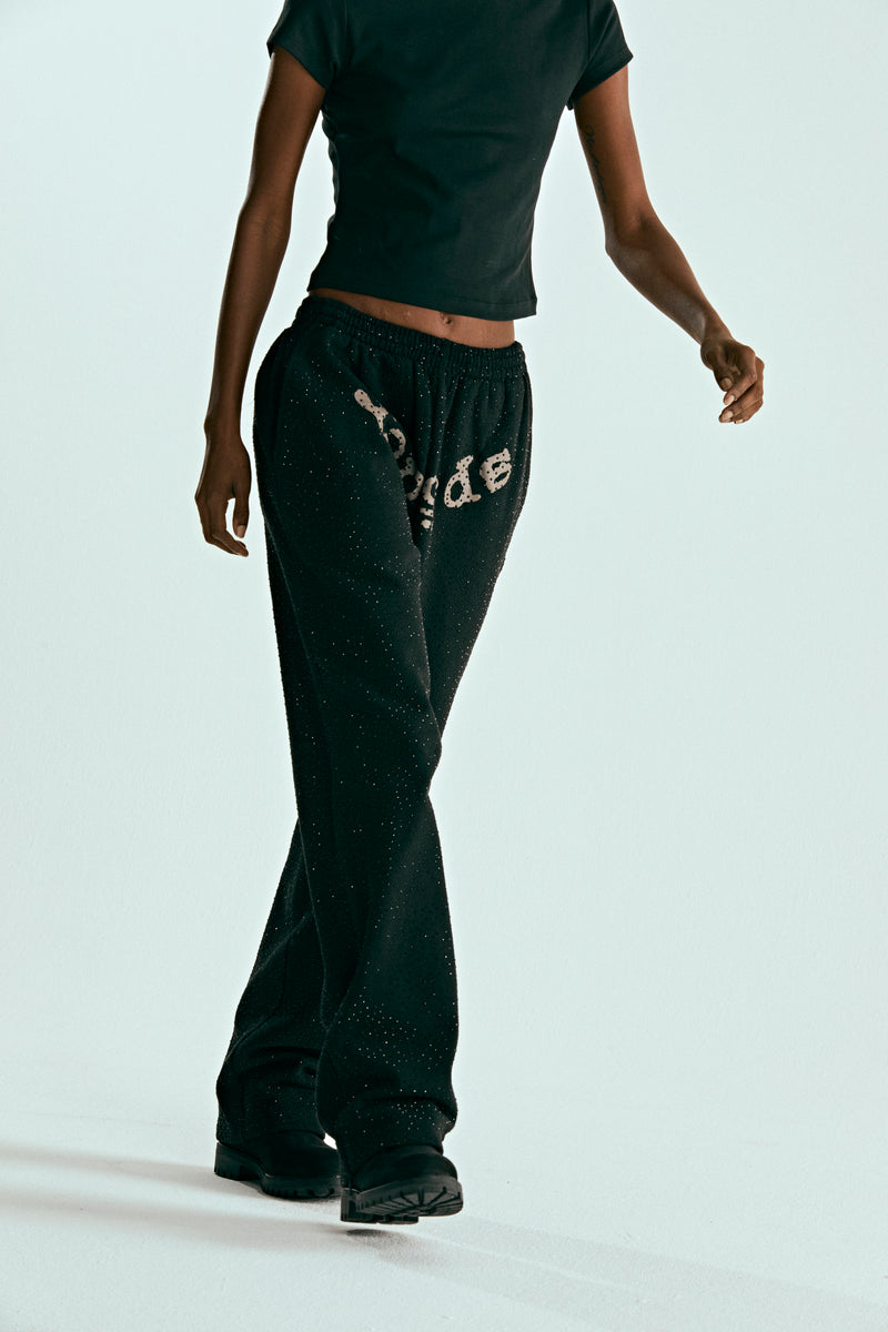 BLACK VVS SWEATPANT ON MODEL