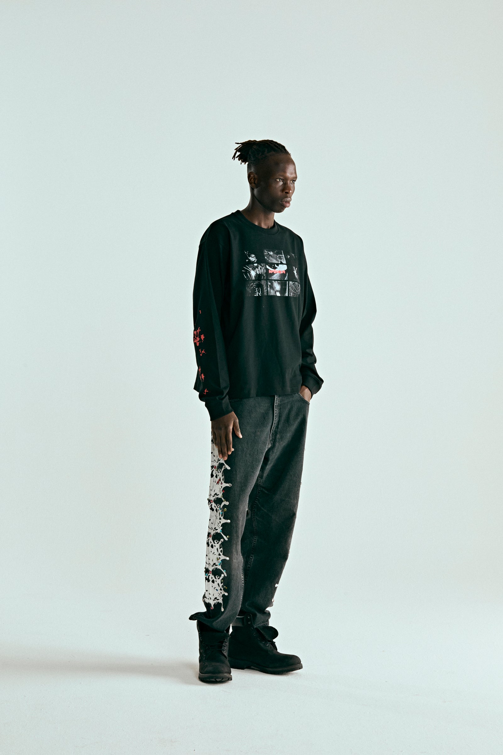 BLACK WEB MONITOR LS HW TEE ON MODEL