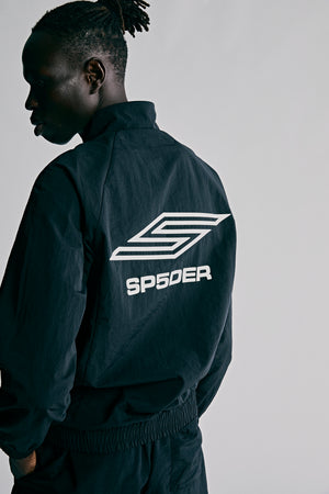 SP5 PRO WINDBREAKER BLACK ON MODEL 3